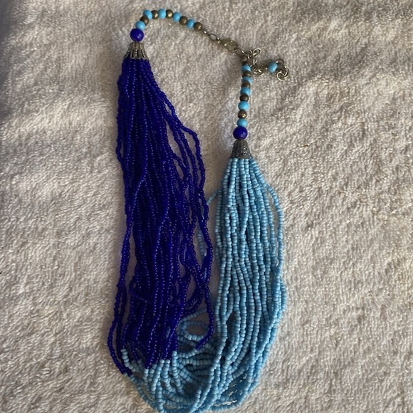 Vintage and Costume Jewelry Lot with Earrings, Necklaces, and Bracelets [1 lb] C - Picture 5 of 5